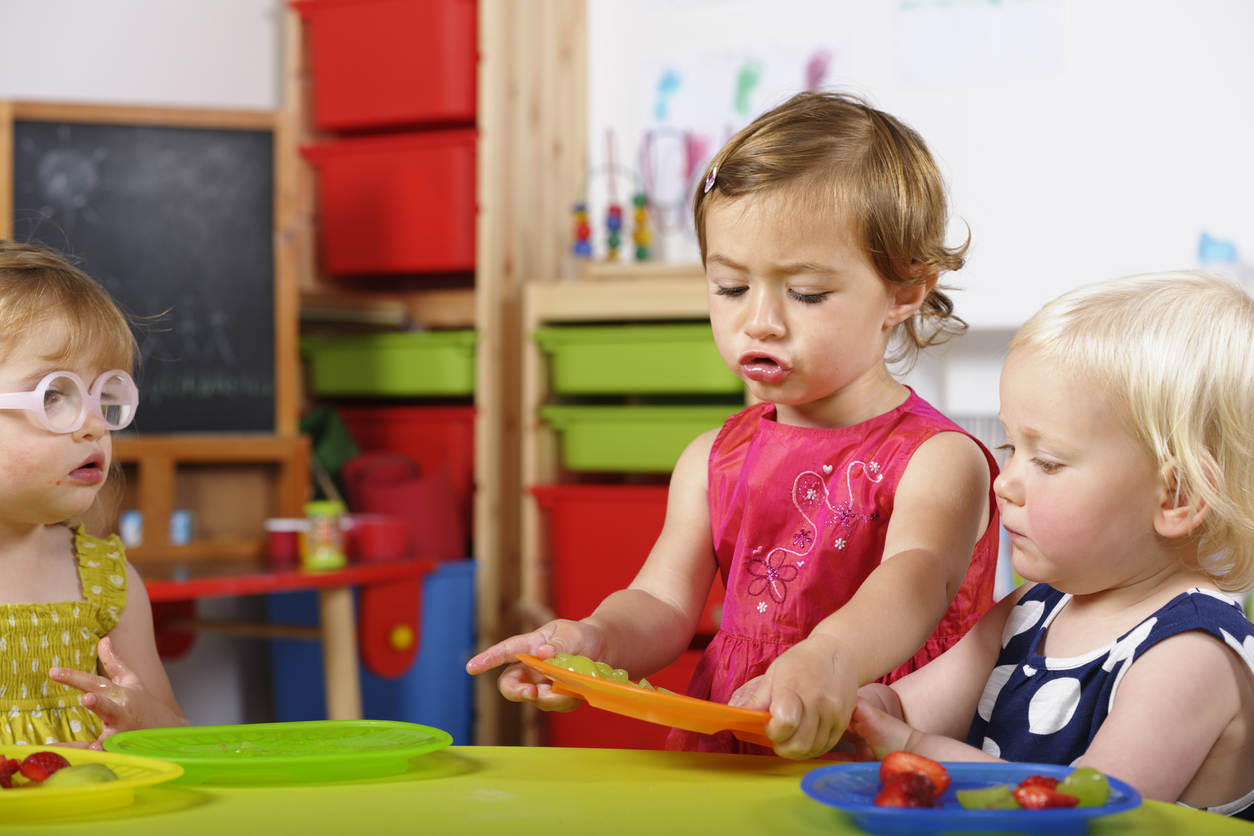 Σε ποια ηλικία -και γιατί -τα παιδιά σταματούν να μοιράζονται τα πράγματά τους; - εικόνα 1