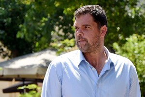 Άρια Παπανικολάου: "Θέλω με το βιβλίο μου να μάθουν οι γονείς πως να μεγαλώσουν τα διαφορετικά παιδιά" - εικόνα 3