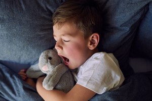 Όταν όλοι έχουν άποψη: Πώς να επιβιώσεις από τις κακές συμβουλές για το μωρό σου - εικόνα 2