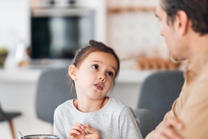 Τα παιδιά αξίζουν την αλήθεια- Πώς απαντάμε στις δύσκολες ερωτήσεις τους; - εικόνα 2