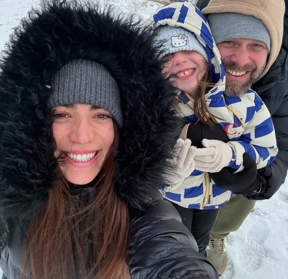 Ανατολή Κουινέλη: Η κόρη της Ήβης Αδάμου ανέβηκε με τη μαμά της στη σκηνή του Μadwalk - εικόνα 1