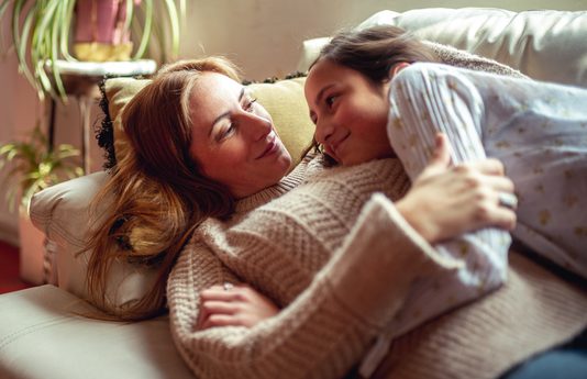 Μια μαμά εξομολογείται: Πως "αγάπησα" την μητέρα μου μέσα από τα παιδιά μου - εικόνα 1