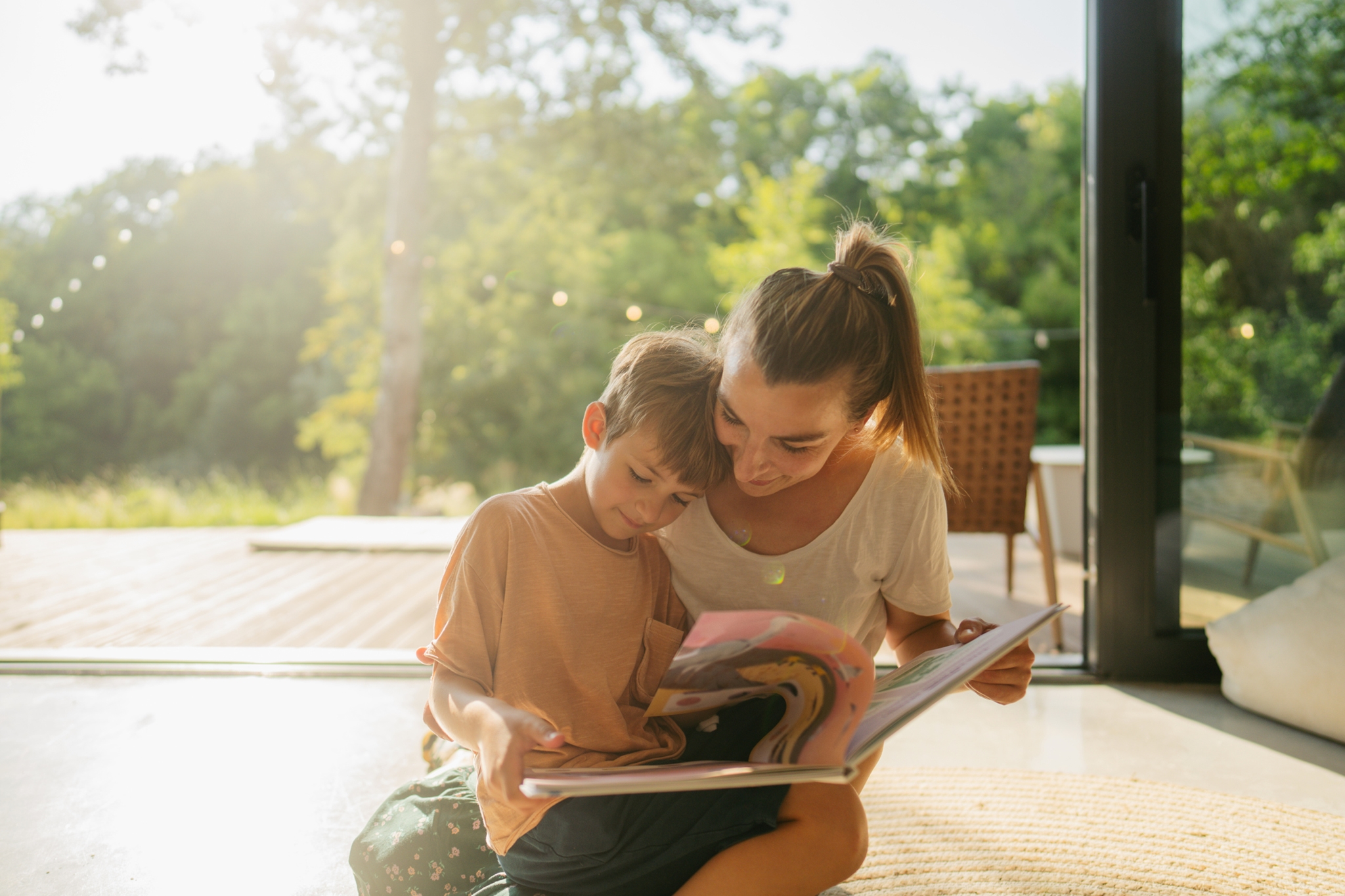 5 πράγματα που συμβαίνουν στον εγκέφαλο του παιδιού, όταν του διαβάζεις παραμύθια - εικόνα 1