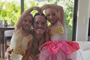 Ο Λευτέρης Πετρούνιας απαθανατίζει την κόρη του, Σοφία στο αγαπημένο της μέρος και της εύχεται "χρόνια πολλά" - εικόνα 2