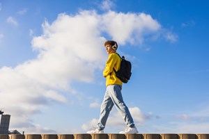 "Aνοίγουν την πόρτα και τρέχουν μακριά": Τα σημάδια που δείχνουν ότι ένα παιδί σκέφτεται να φύγει από το σπίτι του - εικόνα 1