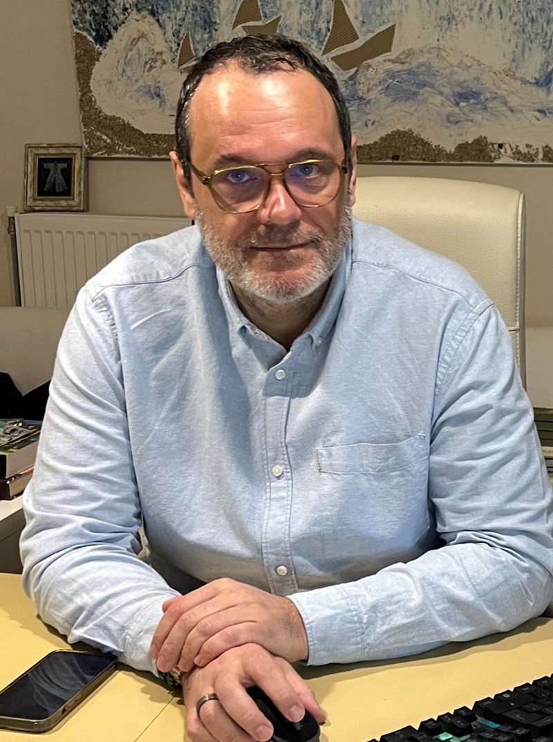 Βασιλης εκπαιδευτικος