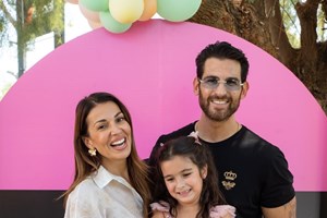 Book Club: Το αγαπημένο βιβλίο των παιδιών της Δούκισσας Νομικού μας μαθαίνει την ευγνωμοσύνη και την αληθινή μαγεία των Χριστουγέννων - εικόνα 3