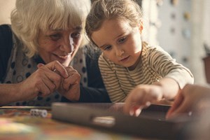 Παππούδες και γιαγιάδες: Πώς κρατάμε την ισορροπία στις γιορτές; - εικόνα 1