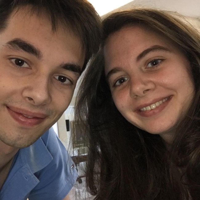 Καταρρακωμένοι η Γεωργία και ο Αντώνης Σαμαράς στην κηδεία της κόρης τους - εικόνα 1