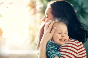 Παιδιά- βέλκρο: Γιατί το παιδί μου είναι διαρκώς κολλημένο πάνω μου; - εικόνα 2