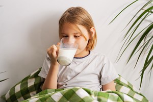 Πλήρες γάλα vs χαμηλών λιπαρών: Τι πρέπει να γνωρίζεις για την ανάπτυξη των παιδιών - εικόνα 2