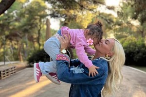 Νέες εικόνες από τον παραμυθένιο στολισμό στη βάφτιση της κόρης της Ιωάννας Μαλέσκου και του Κωνσταντίνου Δανιά - εικόνα 1