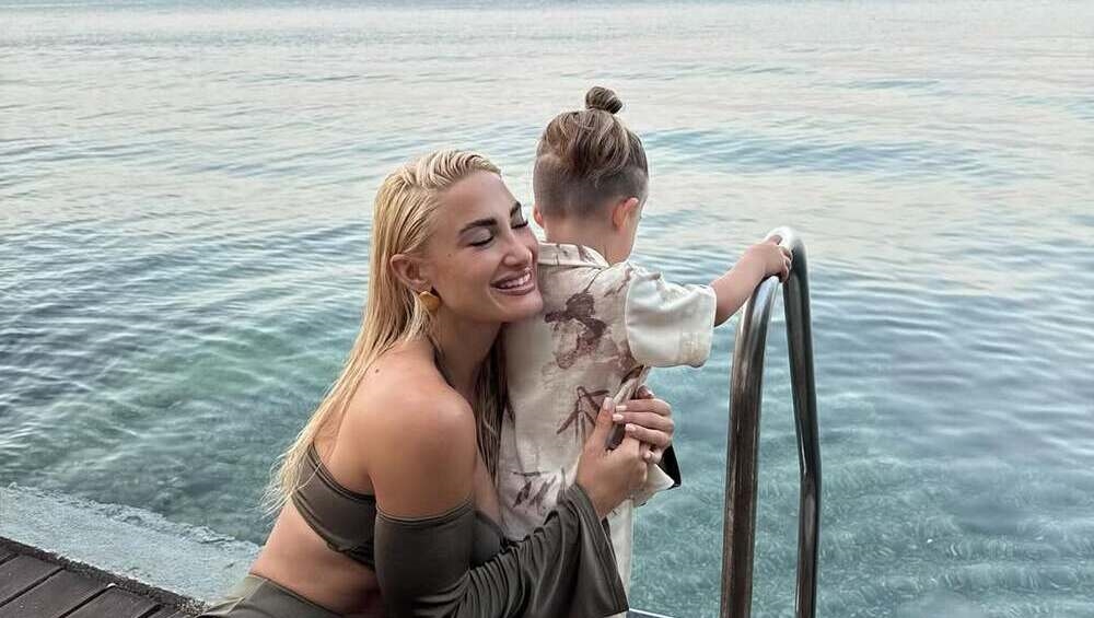 Ο γιος της Ιωάννας Τούνη ταξιδεύει για Αθήνα και αποχαιρετά τη μαμά του με την πιο γλυκιά δήλωση - εικόνα 2