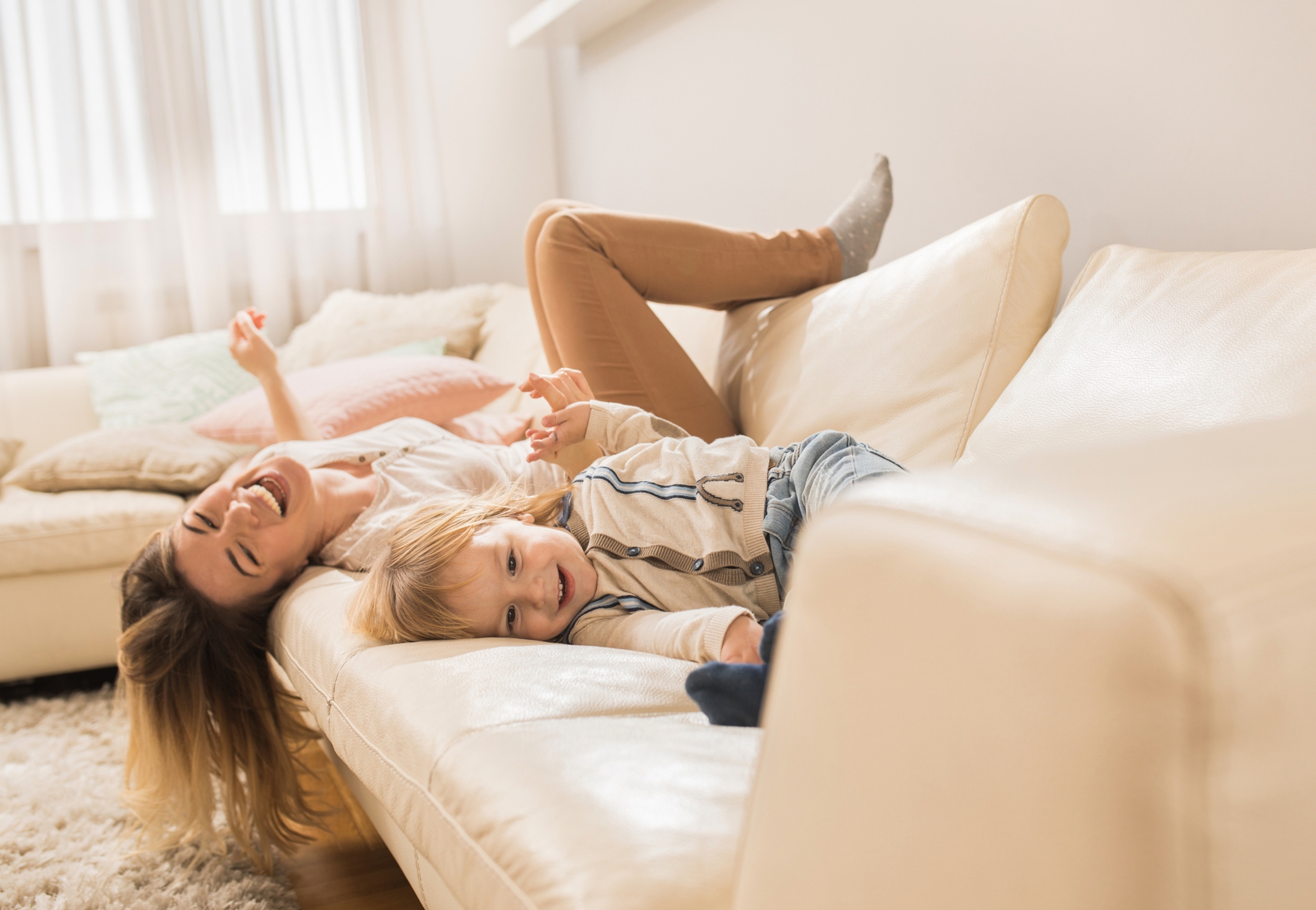 Πώς οι λέξεις που λέμε οι μαμάδες όταν παίζουμε με τα παιδιά επηρεάζουν την αυτοεκτίμησή τους; - εικόνα 1