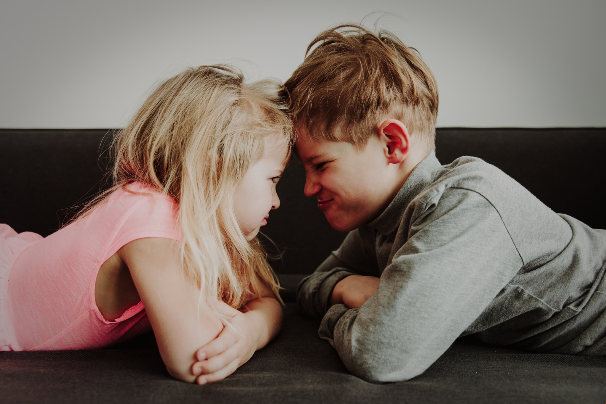 6 φράσεις που βοηθούν τα παιδιά να έχουν καλύτερη σχέση με τα αδέλφια τους - εικόνα 1