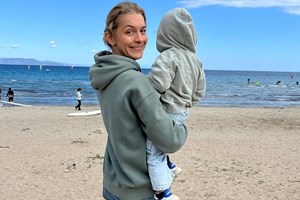 Ο γιος της Γιούλικας Σκαφιδά ξεκίνησε το σχολείο - Τα τρυφερά στιγμιότυπα - εικόνα 1