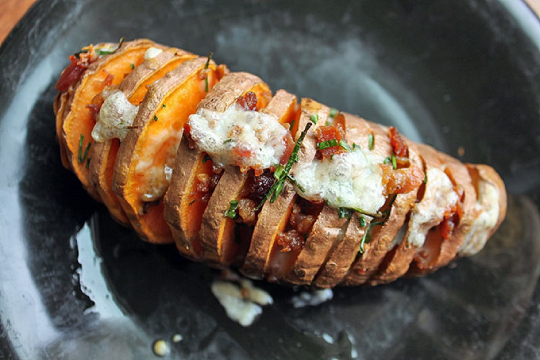 Πατάτες hasselback: H τέλεια συνταγή για τις μέρες που δεν έχεις χρόνο για μαγείρεμα!