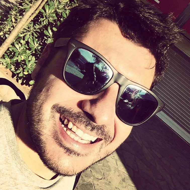 Ο Λάμπρος Κωνσταντάρας απαντά σε 15 ερωτήσεις για μεγάλα παιδιά