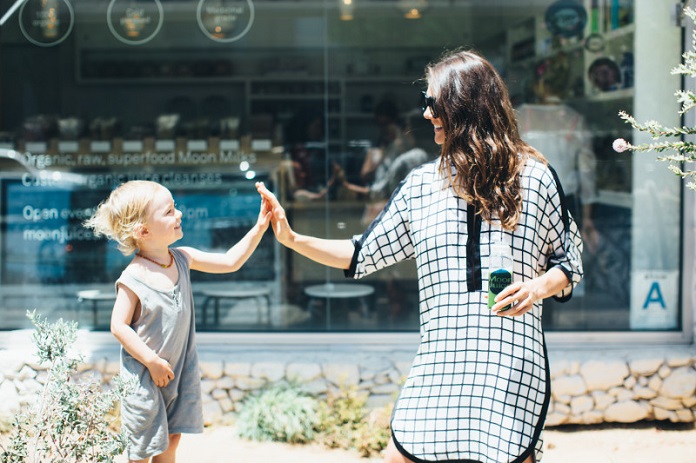 Μην μαθαίνετε στους γιους σας ότι τα κορίτσια είναι αδύναμες υπάρξεις - γιατί δεν είναι