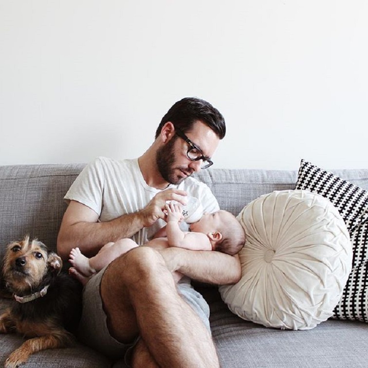 Όταν η μαμά είναι ο κουβαλητής - ο μπαμπάς μένει σπίτι