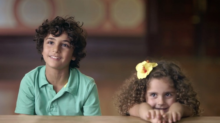 VIDEO: τα παιδιά "έβαλαν τα γυαλιά" στους γονείς τους