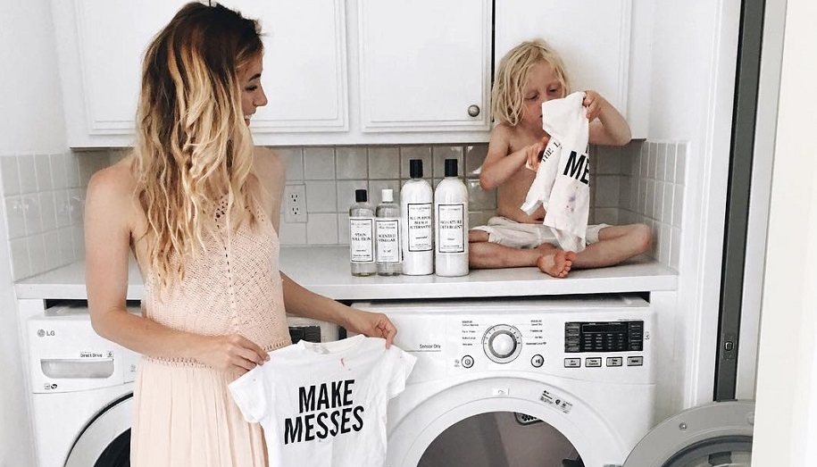 Το να είσαι μαμά που μένει στο σπίτι δεν είναι «κανονική» δουλειά - Nαι, καλά!