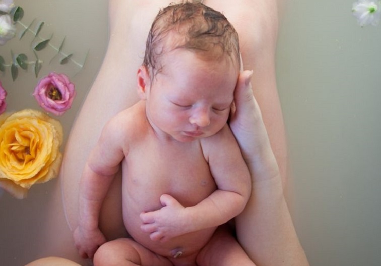 Στη μητέρα που γέννησε με καισαρική