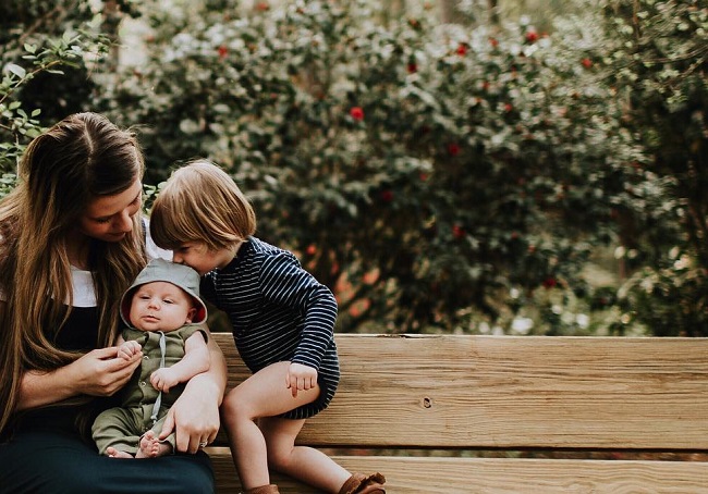 Δεν έφερες στον κόσμο έναν άνθρωπο για να κάνει όσα δεν έκανες εσύ
