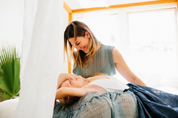 Δίνουμε στα παιδιά μας όση αγάπη πήραμε από τους γονείς μας