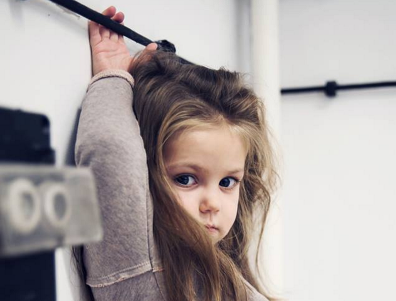 "Είσαι χαζό και δεν καταλαβαίνεις;" - μόλις διέλυσες το παιδί σου, και δεν το ξέρεις