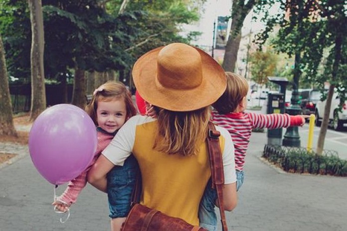 10 χρόνια μαμά - το να είσαι μητέρα είναι σαν να παίζεις διά βίου σε action movie