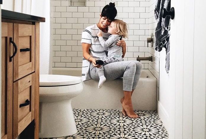 "Κάθε χώρα έχει τις τουαλέτες που της αξίζουν"  - η διαμαρτυρία μιας μαμάς