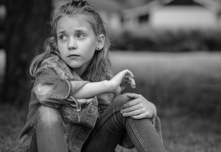 Μην εξουθενώνεις το παιδί σου με τις δικές σου αγωνίες για το πως θα τα βγάλεις πέρα