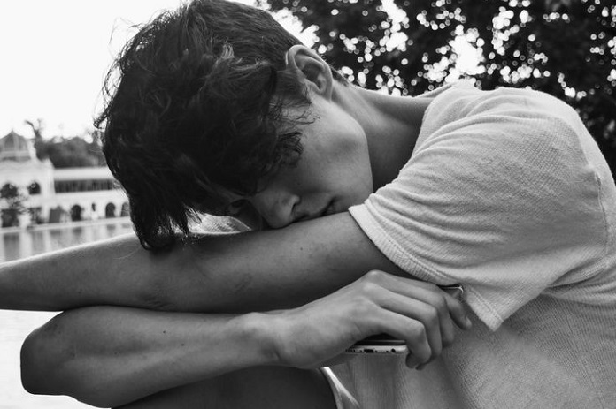 Μάνα, ξέρω ότι φέρομαι περίεργα τελευταία - αλλά κι εσύ δεν πας πίσω