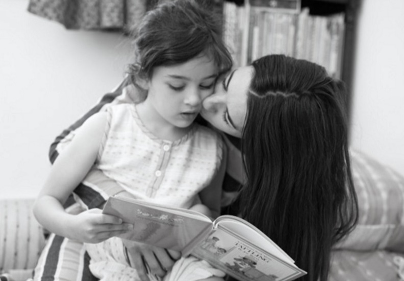 Θέλω να ξέρεις την αλήθεια για τη ζωή. Κι αν τρομάξεις θα σου δώσω βιβλία και αγάπη