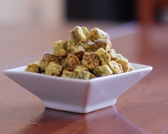 Μπάμιες σαν ποπ κορν: Να πώς θα τρώνε τα παιδιά μπάμιες (κι εσύ!)