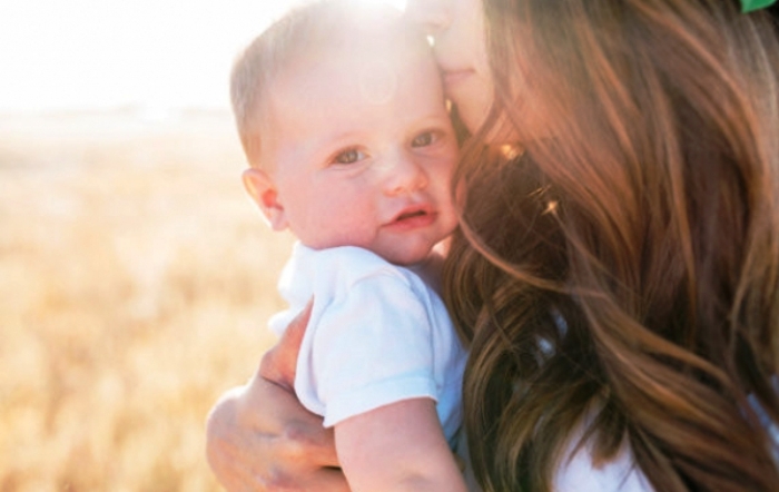 Κρατάω όλα τα πρώτα ρούχα του παιδιού μου - για μένα δεν θα παλιώσουν ποτέ