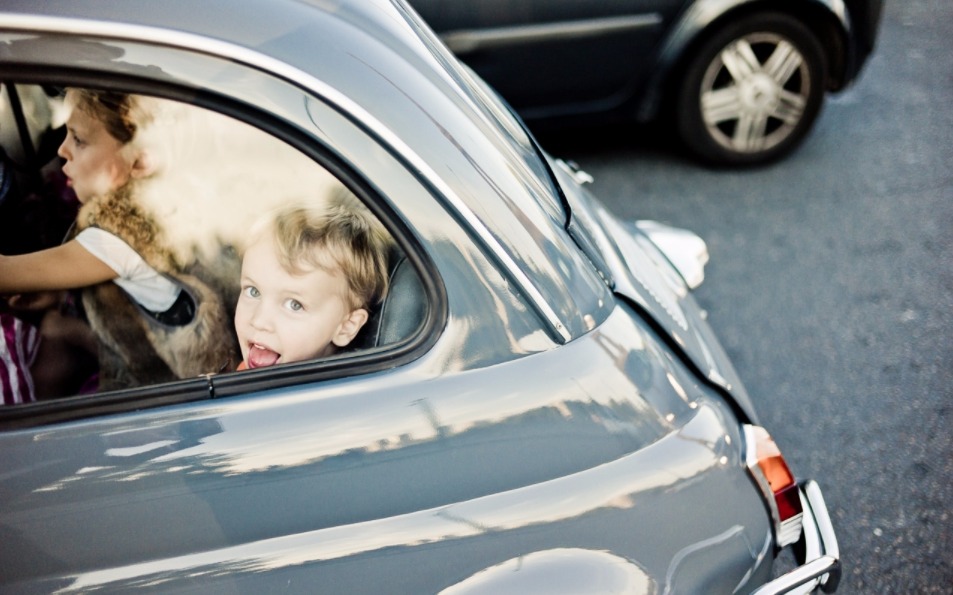 Ανεύθυνος γονιός στο τιμόνι - αυτή η μάστιγα