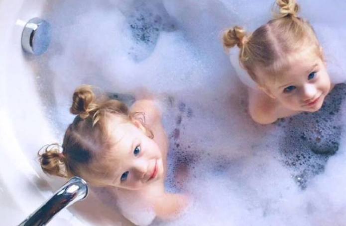 Άλλο δυο παιδιά, άλλο δίδυμα - Το ζει και το γράφει η Μανίνα Ζουμπουλάκη