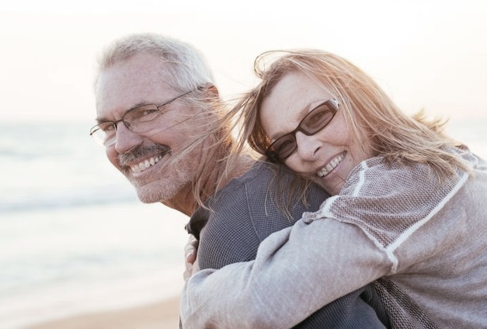 Τα παιδιά έφυγαν. Και τώρα οι δυο μας!