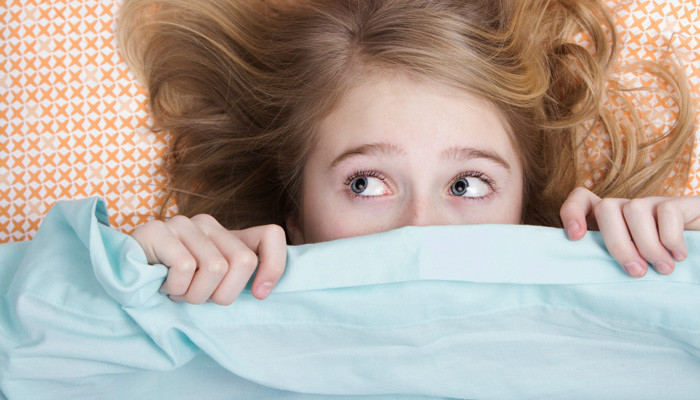 Πώς μπορείτε να βοηθήσετε το παιδί σας να διαχειριστεί τους φόβους της παιδικής ηλικίας