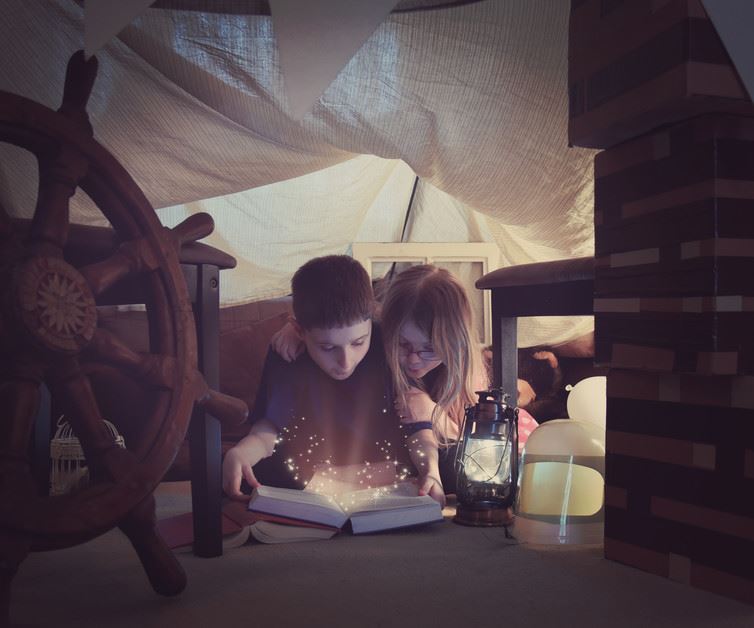 Πώς διαβάζονται τα εξωσχολικά βιβλία, από την Άλκη Ζέη