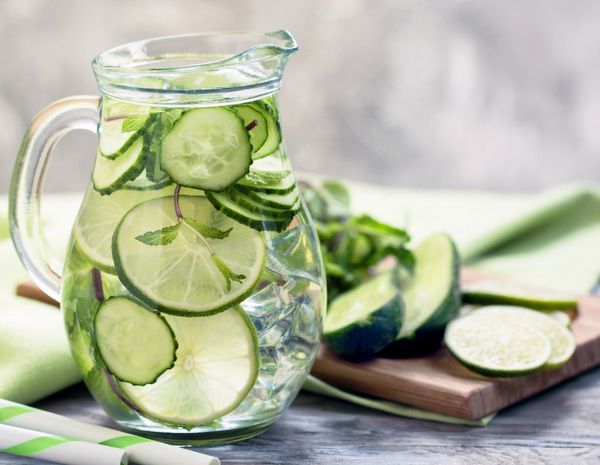 4 διαφορετικοί τρόποι να δώσεις γεύση στο νερό σου