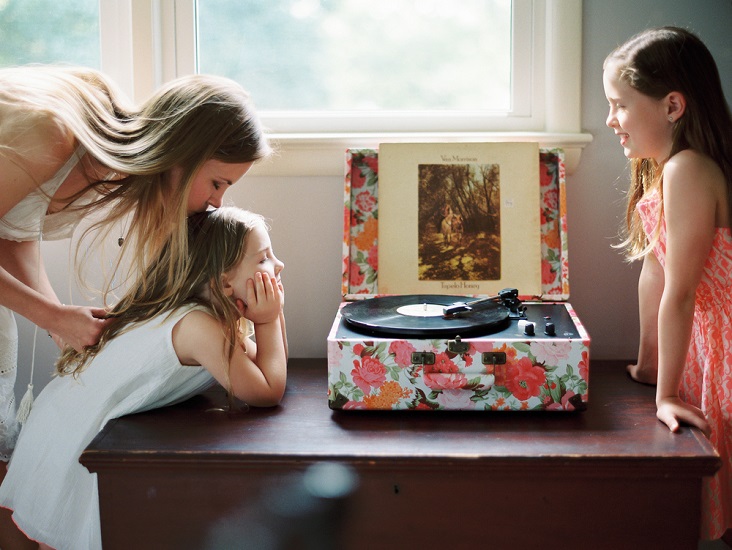 Το να τραγουδάτε μαζί με τα παιδιά σας είναι πιο σημαντικό από ό,τι νομίζετε