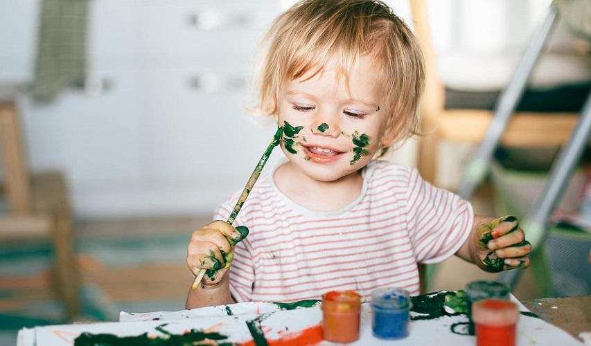 Messy Play - γιατί είναι σημαντικό και πώς θα το κάνεις στο σπίτι