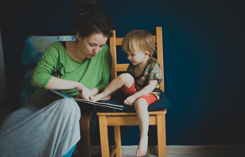 5 εύκολοι τρόποι για να διαβάζετε στο παιδί σας βιβλία 10 λεπτά κάθε μέρα