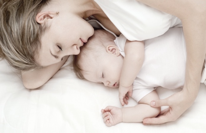 "Το παιδί πρέπει να κοιμάται μόνο του" - είναι δική του ανάγκη ή της κοινωνίας;