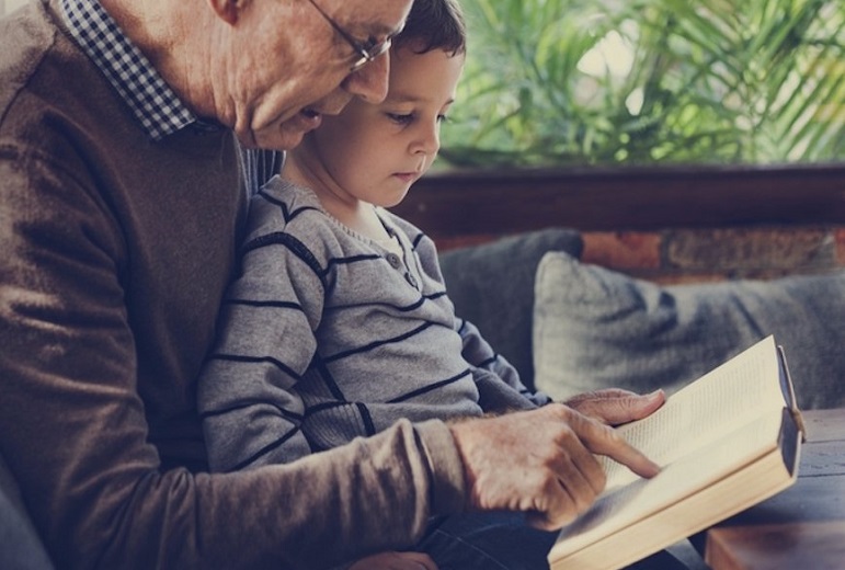 Για τον παππού μου, που δεν θα με ξαναπάρει από το σχολείο