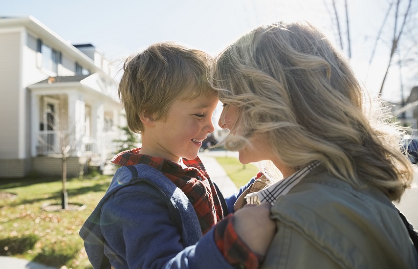 Επειδή είμαι τρυφερή με τον γιο μου δεν θα τον κάνω μαμάκια - μην μπερδεύεστε