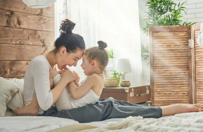 Έρευνα - Oι γυναίκες που γίνονται μητέρες μετά τα 35 είναι πιο "έξυπνες"